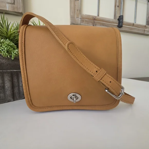 Vintage Coach Companion Flap Crossbody Bag Camel Glove Tanned Leather - Picture 2 of 15